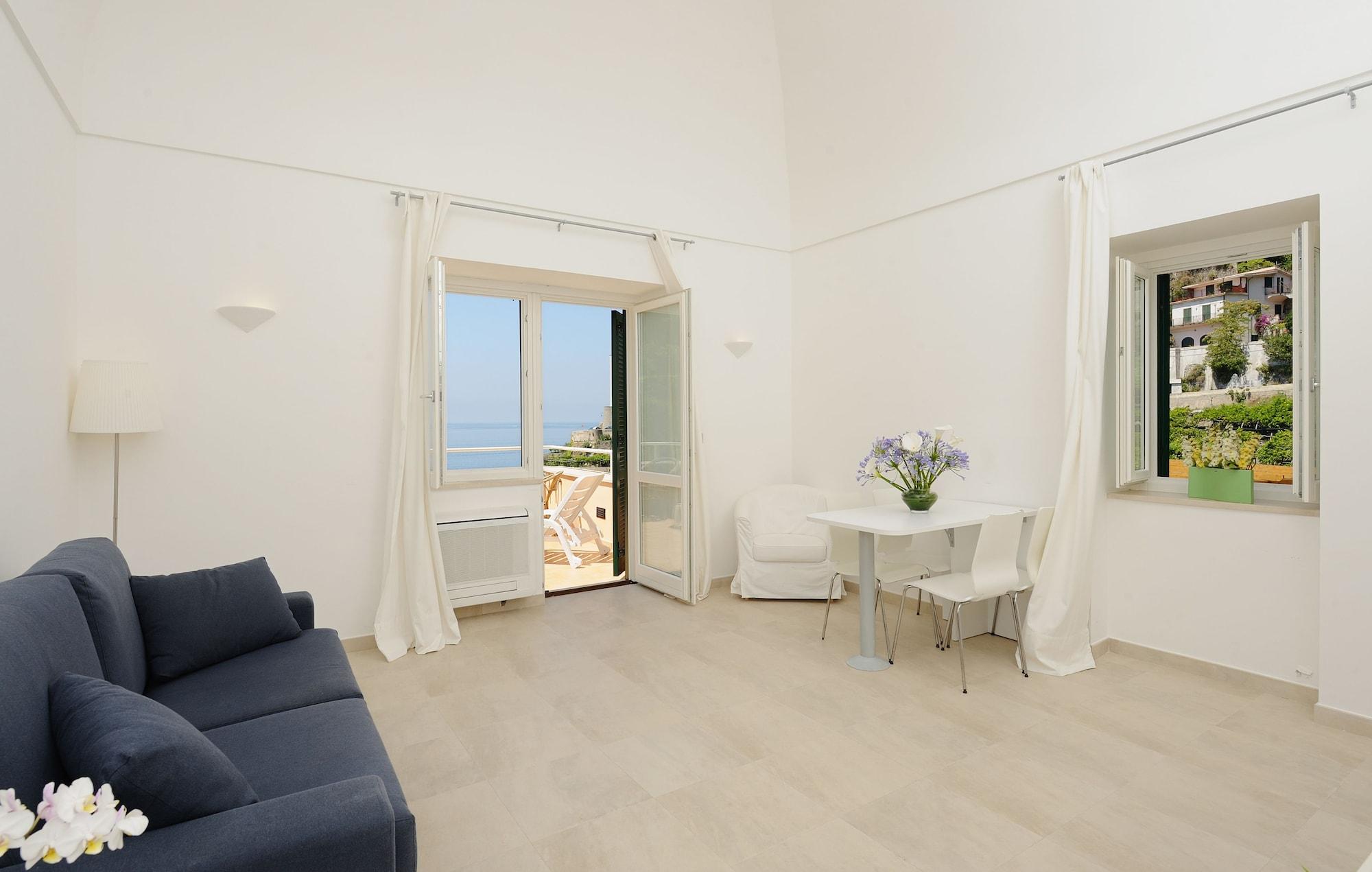 La Dolce Apartahotel